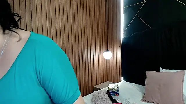 Snapshot of AgataThompson_ chatting on February 19, 8:49 pm AgataThompson online show from February 19, 8:49 pm