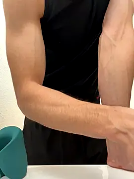 Snapshot of gymratforyouu chatting on November 11, 4:45 am gymratforyouu online show from November 11, 4:45 am