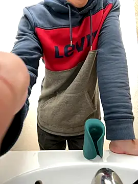 Snapshot of gymratforyouu chatting on December 5, 5:27 am gymratforyouu online show from December 5, 5:27 am