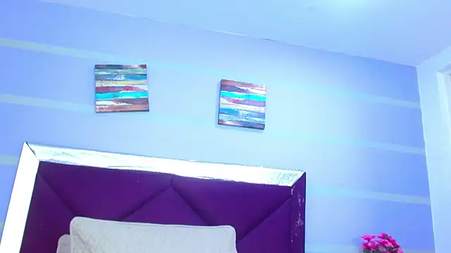 Snapshot of Emily_Swiftt chatting on November 14, 8:57 am Emily Swiftt online show from November 14, 8:57 am