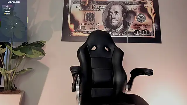 chrizmacgregor online show from October 28, 9:06 pm