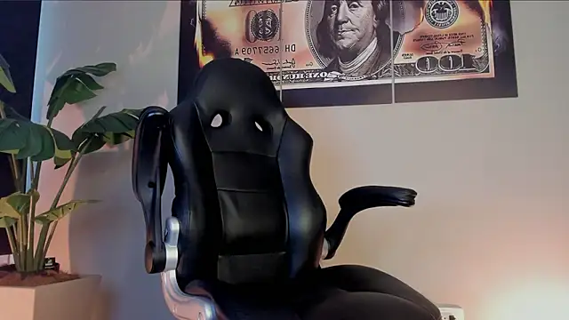 chrizmacgregor online show from March 7, 7:22 pm