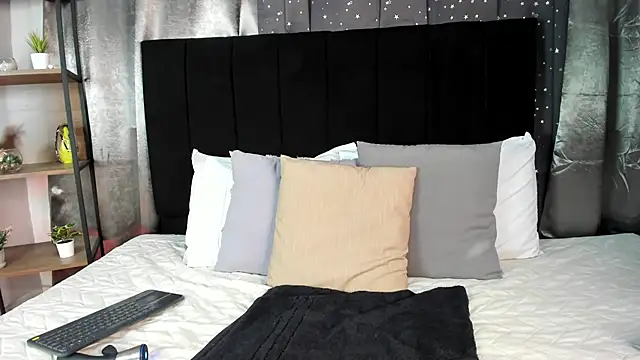 Snapshot of Lenapaul_ chatting on November 14, 4:22 am Lenapaul online show from November 14, 4:22 am