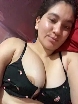 Snapshot of lunasexyhot18 chatting on September 20, 3:24 pm lunasexyhot18 online show from September 20, 3:24 pm