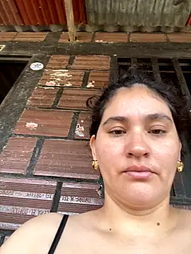 Snapshot of lunasexyhot18 chatting on October 7, 4:26 pm lunasexyhot18 online show from October 7, 4:26 pm