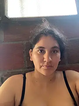 Snapshot of lunasexyhot18 chatting on October 24, 7:32 pm lunasexyhot18 online show from October 24, 7:32 pm