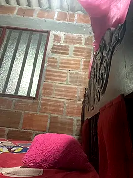 Snapshot of lunasexyhot18 chatting on October 26, 7:09 pm lunasexyhot18 online show from October 26, 7:09 pm