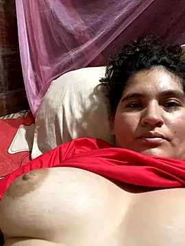 Snapshot of lunasexyhot18 chatting on October 27, 9:30 pm lunasexyhot18 online show from October 27, 9:30 pm