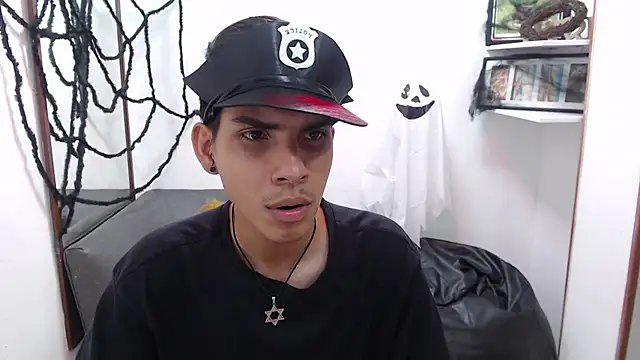 Snapshot of David_925_ chatting on October 31, 4:13 am David 925 online show from October 31, 4:13 am