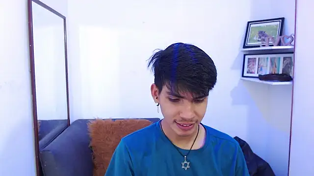 Snapshot of David_925_ chatting on November 4, 4:11 am David 925 online show from November 4, 4:11 am