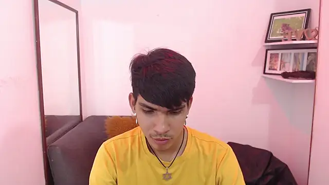 Snapshot of David_925_ chatting on November 5, 3:50 am David 925 online show from November 5, 3:50 am