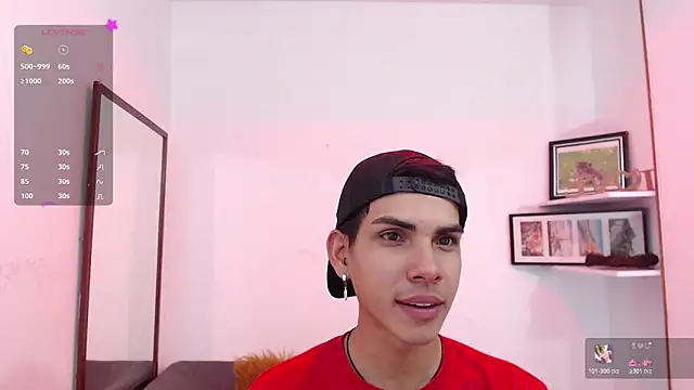 Snapshot of David_925_ chatting on November 13, 4:44 am David 925 online show from November 13, 4:44 am