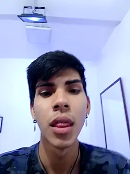 Snapshot of David_925_ chatting on November 20, 4:34 am David 925 online show from November 20, 4:34 am