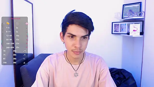 Snapshot of David_925_ chatting on November 30, 4:55 pm David 925 online show from November 30, 4:55 pm