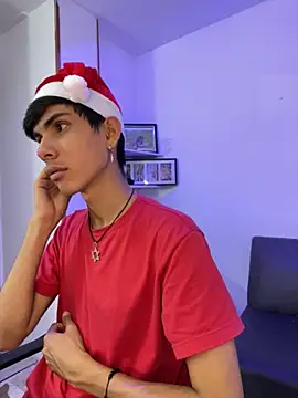 Snapshot of David_925_ chatting on December 4, 5:39 am David 925 online show from December 4, 5:39 am