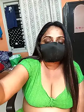 Snapshot of queendivya chatting on May 8, 6:02 pm queendivya online show from May 8, 6:02 pm