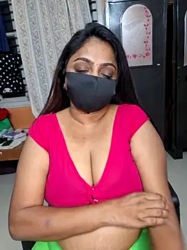 Snapshot of queendivya chatting on May 19, 4:46 pm queendivya online show from May 19, 4:46 pm