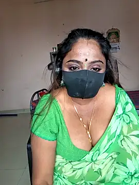 Snapshot of queendivya chatting on June 5, 6:52 am queendivya online show from June 5, 6:52 am
