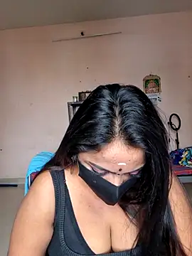 Snapshot of queendivya chatting on June 6, 5:23 am queendivya online show from June 6, 5:23 am