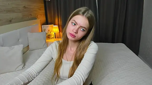 Alisa Glamour online show from October 15, 1:55 pm
