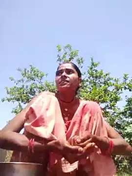 Hot reshmaji online show from April 11, 7:45 am