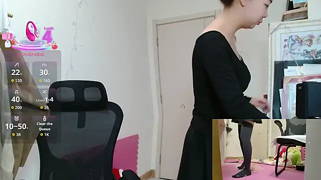 sallycui online show from October 28, 12:03 am