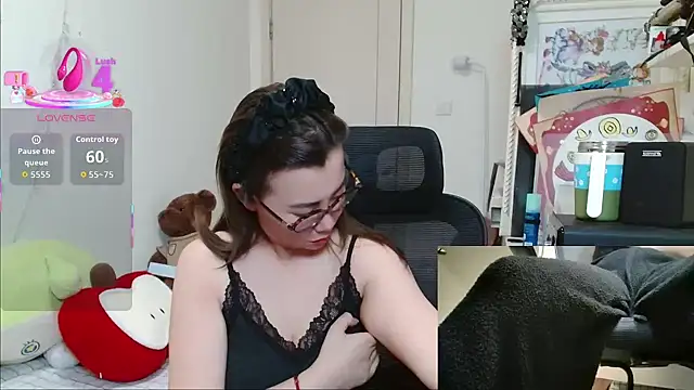 sallycui online show from February 13, 12:56 pm