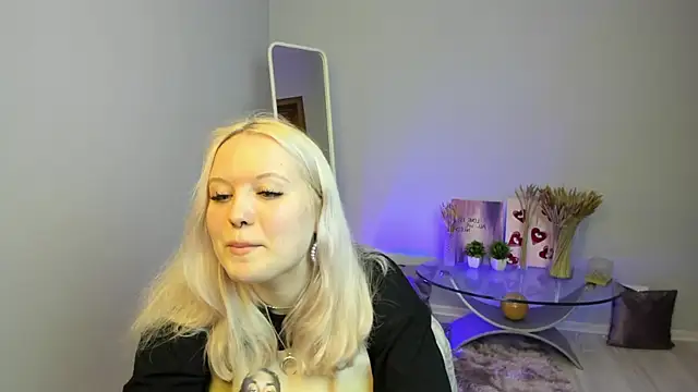 RoseThomas  online show from September 25, 2:32 pm