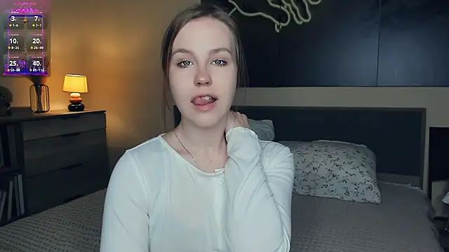 Snapshot of MaliaBourraine chatting on October 14, 7:09 am MaliaBourraine online show from October 14, 7:09 am