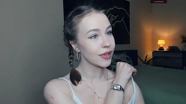 MaliaBourraine online show from June 6, 7:24 am