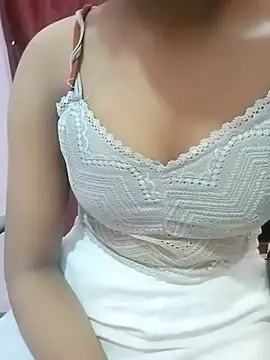 Snapshot of pari_rani7 chatting on October 8, 4:21 am pari rani7 online show from October 8, 4:21 am
