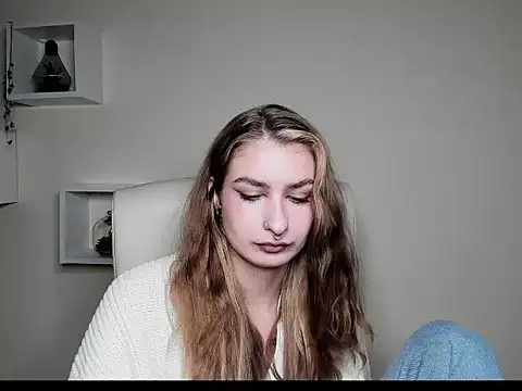 NinaBlond1 online show from October 28, 6:50 am