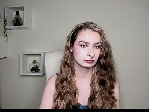 NinaBlond1 online show from October 29, 6:37 am