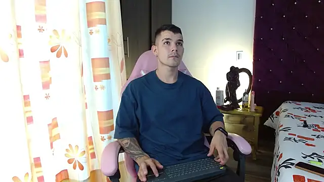 BooyHott  online show from November 14, 7:12 pm