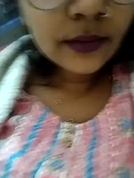 Snapshot of suzika_ chatting on December 16, 4:50 am suzika online show from December 16, 4:50 am