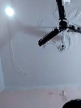 Snapshot of suzika_ chatting on December 18, 6:08 am suzika online show from December 18, 6:08 am