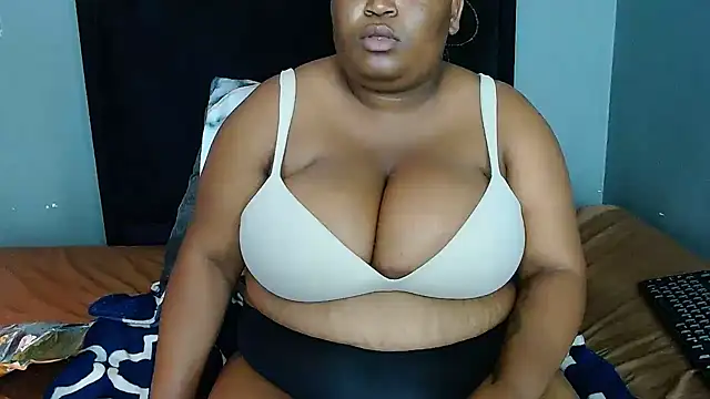 Snapshot of BIG_BOOBSxXxxX chatting on October 7, 10:29 pm BIG BOOBSxXxxX online show from October 7, 10:29 pm