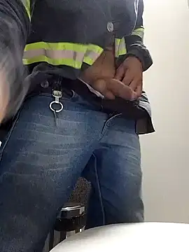 Snapshot of Claudiokkkkk chatting on December 16, 3:39 pm Claudiokkkkk online show from December 16, 3:39 pm