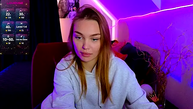 KitsyMoore online show from September 26, 1:15 pm