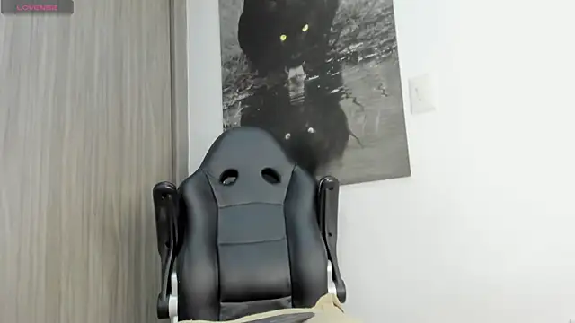 KAYLA BATISTA  online show from December 2, 3:01 am