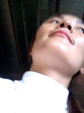 Snapshot of phuongxinhxan chatting on October 21, 7:20 am phuongxinhxan online show from October 21, 7:20 am