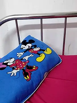 Snapshot of phuongxinhxan chatting on November 3, 4:36 am phuongxinhxan online show from November 3, 4:36 am