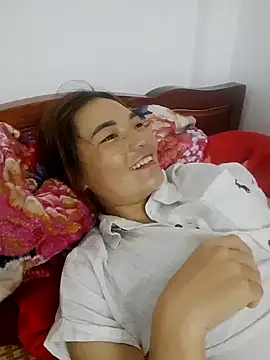 Snapshot of phuongxinhxan chatting on November 17, 8:09 am phuongxinhxan online show from November 17, 8:09 am