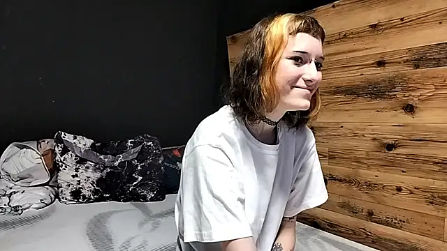 JenaeRadloff online show from October 6, 4:32 am