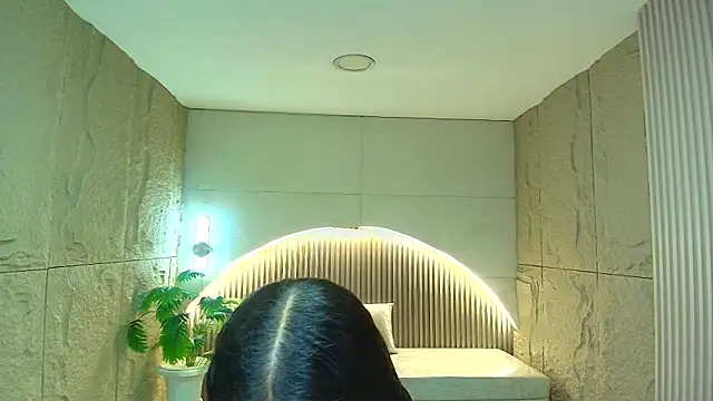 dany r  online show from November 28, 1:03 pm