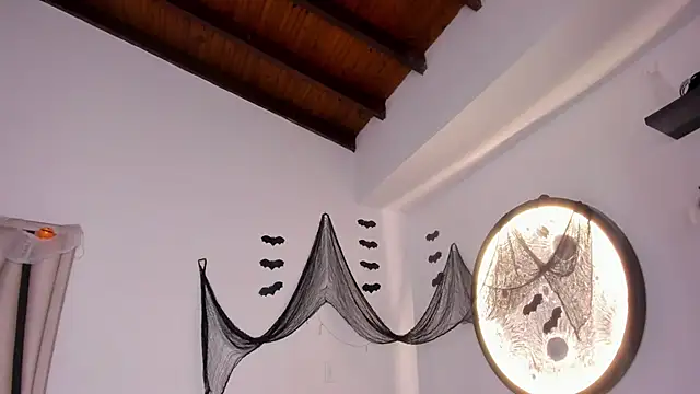 Snapshot of Isabella-Rosssi chatting on October 19, 5:02 pm Isabella-Rosssi online show from October 19, 5:02 pm