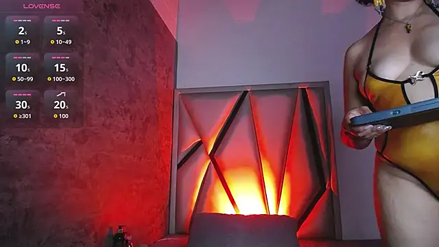 Snapshot of Isabella-Rosssi chatting on November 11, 4:34 am Isabella-Rosssi online show from November 11, 4:34 am