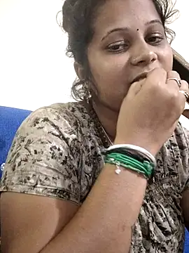 sweetqueen143 online show from November 17, 2:45 pm