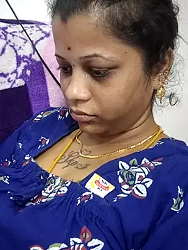 sweetqueen143 online show from April 24, 3:53 am