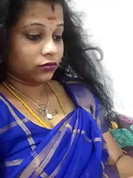 sweetqueen143 online show from April 28, 7:08 pm